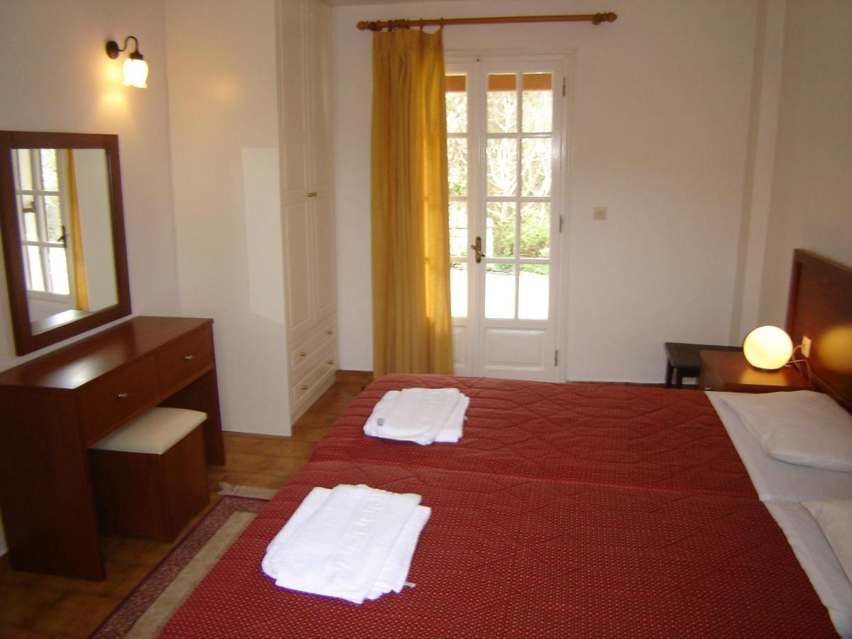 Villa Bacchus Kassiopi Corfu Exterior photo