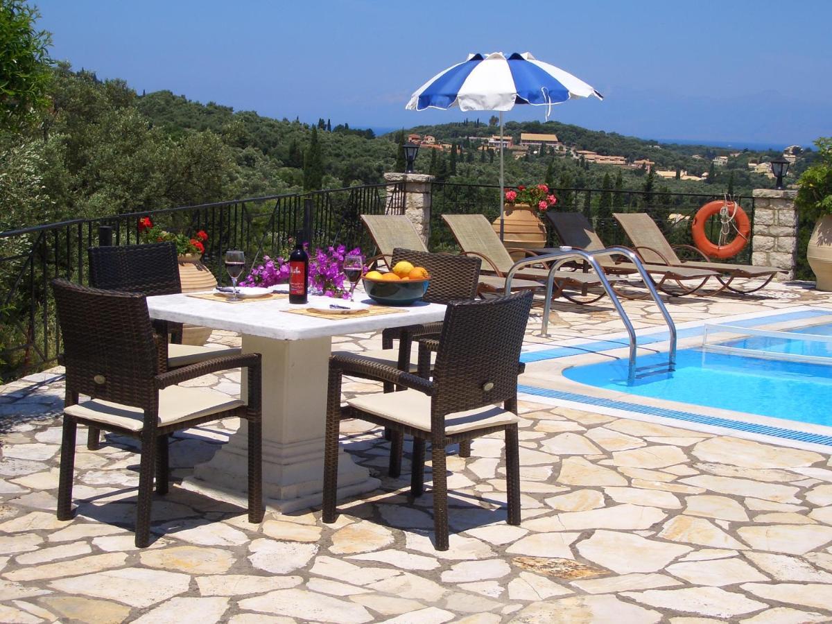Villa Bacchus Kassiopi Corfu Exterior photo